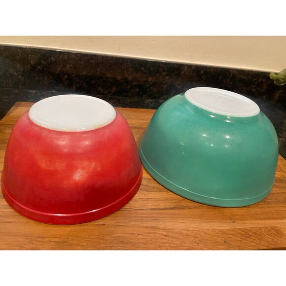 Vintage Pyrex Colored Nesting Mixing Bowls Set of 4 - 401, 402, 403, 404 - Picture 5 of 10